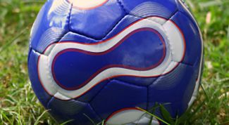 Картинка по теме - как выбрать футбольный мяч