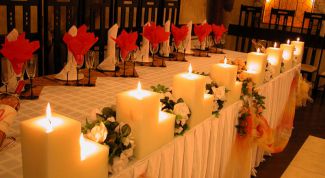 Картинка по теме - как удалить пятно от свечи