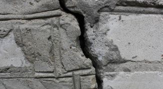 Картинка по теме - как замазать щели