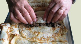 Картинка по теме - как готовить блины с мясом