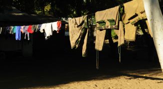 Картинка по теме - как растянуть одежду