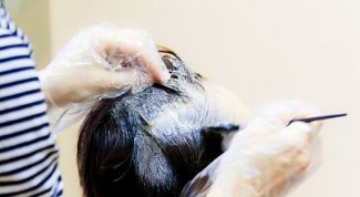 Картинка по теме - как окрашивать корни волос