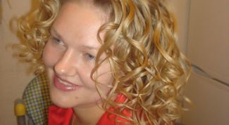 Картинка по теме - как делать кудри плойкой