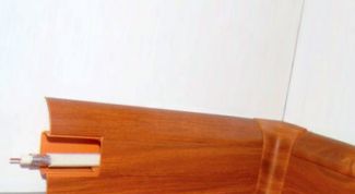 Картинка по теме - как приделать плинтус ровно