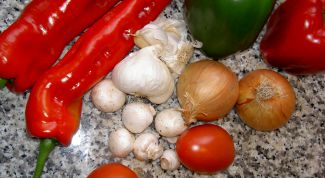 Картинка по теме - как приготовить домашнюю аджику