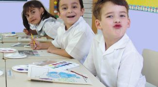 Картинка по теме - как оформить классный уголок в школе