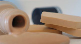 Картинка по теме - как наносить крем пудру