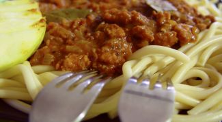 Картинка по теме - как приготовить мясо в горшочках с грибами