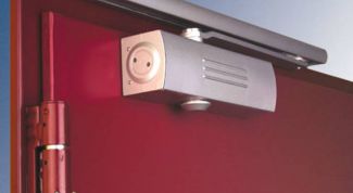 Картинка по теме - как отрегулировать доводчик дверей