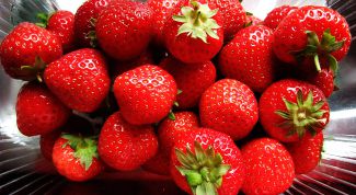 Картинка по теме - как готовить клубничный пирог