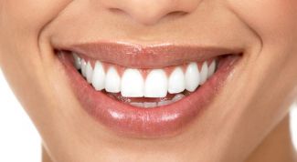 Картинка по теме - как убрать желтизну на зубах