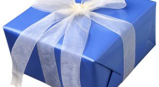 Картинка по теме - как подарить парню подарок