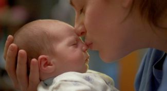 Картинка по теме - как держать грудного ребенка