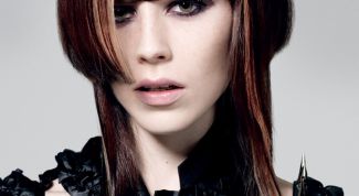 Картинка по теме - как начесать челку