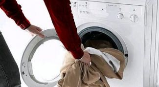 Картинка по теме - как отстирать белые пятна от дезодоранта