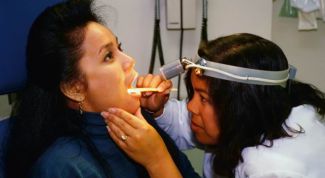 Картинка по теме - как лечить пробки в горле