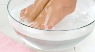 Картинка по теме - как лечить мозоль на пальце ноги