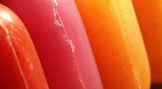 Картинка по теме - как окрасить мыло