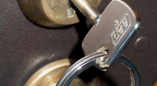 Картинка по теме - как выбрать замок для дверей