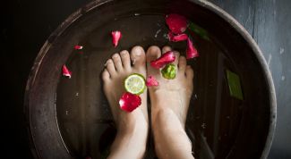 Картинка по теме - как парить ноги детям