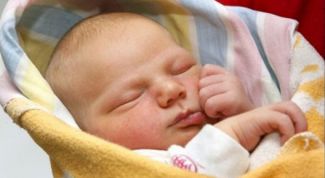 Картинка по теме - как заворачивать в одеяло новорожденного