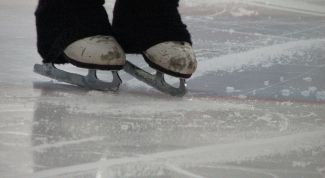 Картинка по теме - как научиться кататься на коньках спиной вперёд