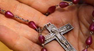 Картинка по теме - как носить нательный крестик