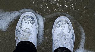 Картинка по теме - как отбелить кроссовки