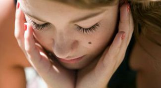 Картинка по теме - как отличить родинку от бородавки