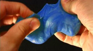 Картинка по теме - как очистить пластилин на одежде