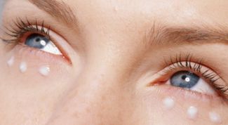 Картинка по теме - как убрать мешки под глазами утром