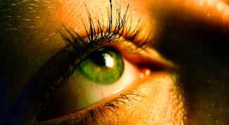 Картинка по теме - как клеить накладные ресницы пучками