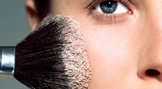 Картинка по теме - как накладывать румяна на лицо