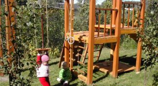 Картинка по теме - как обустроить самому детскую площадку