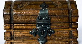 Картинка по теме - как сделать сундук из картона