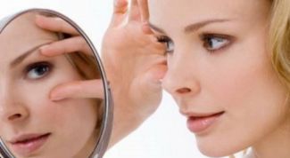 Картинка по теме - как лечить опухшие глаза