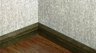 Картинка по теме - как зарезать углы на плинтусе
