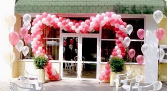 Картинка по теме - как украсить шарами свадьбу