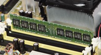 Картинка по теме - как вставить оперативку