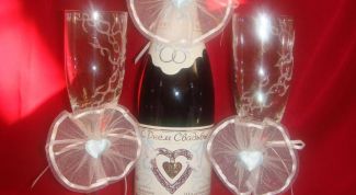 Картинка по теме - как украсить шампанское на свадьбу