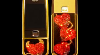 Картинка по теме - как украшать стразами телефон