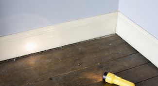 Картинка по теме - как закрепить пластиковый плинтус