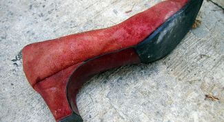 Картинка по теме - как очистить замшу от жирного пятна