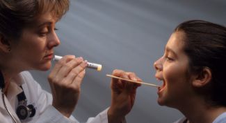 Картинка по теме - как промыть гланды