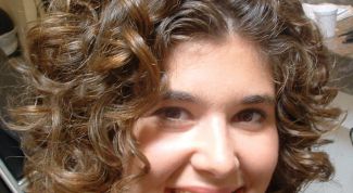 Картинка по теме - как накрутить волосы на длинные бигуди