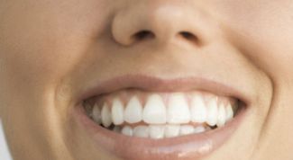 Картинка по теме - как чистить зубы содой