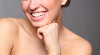Картинка по теме - как отбелить зубы без вреда