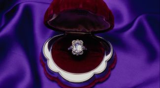 Картинка по теме - как почистить кольцо с камнем