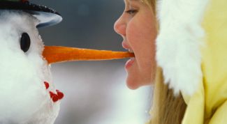 Картинка по теме - как лепить из снега с ребенком