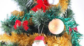 Картинка по теме - как сохранить дольше новогоднюю елку